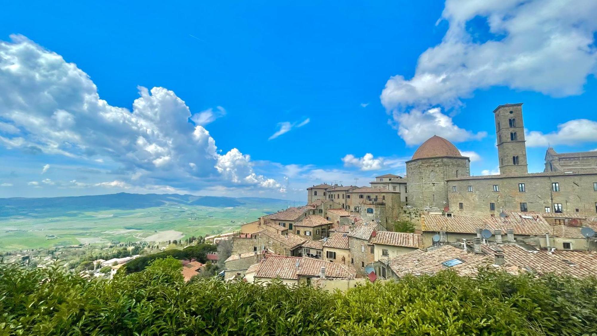 The Walkable Volterra Rooftop Suite Esterno foto